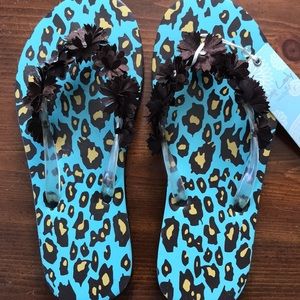 Mud pie flip flops